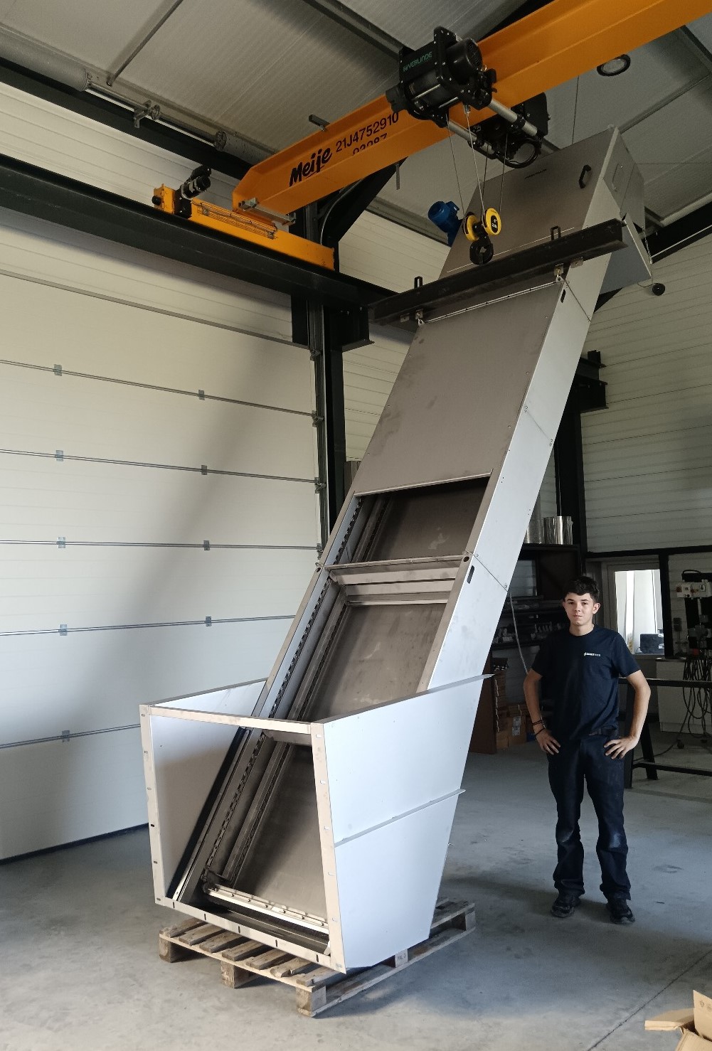 tamis-dégrilleur DM-TI pour filtration d'effluents issus d'une blanchisserie industrielle