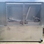 Dégrilleur courbe DM-DGC_MDV installé en caisson conçu et fabriqué par notre client.