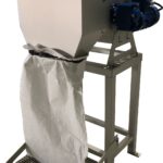 Tamis rotatif DM-TR1 avec trémie trapézoïdale pour collecte en sacs tissés et châssis rehausse.