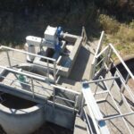 Dégrilleur automatique incliné DM-ETI et compacteur DM-CV avec ensacheur Longofil installés sur la STEP d'Aigues-vives